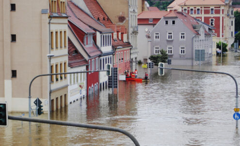 Czy ubezpieczenie AC ochroni nas przed skutkami nawałnic i powodzi?