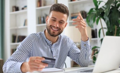 Karta kredytowa – jak rozważnie z niej korzystać?