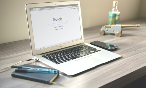 Usuwanie strony z indeksu Google – jak zniknąć z wyszukiwarki?