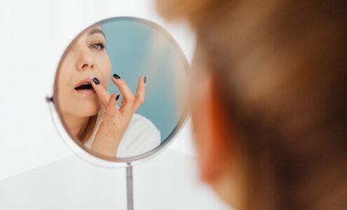 Makijaż permanentny ust — najważniejsze informacje w pigułce