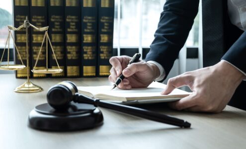 Akt notarialny – czym jest i co powinien zawierać