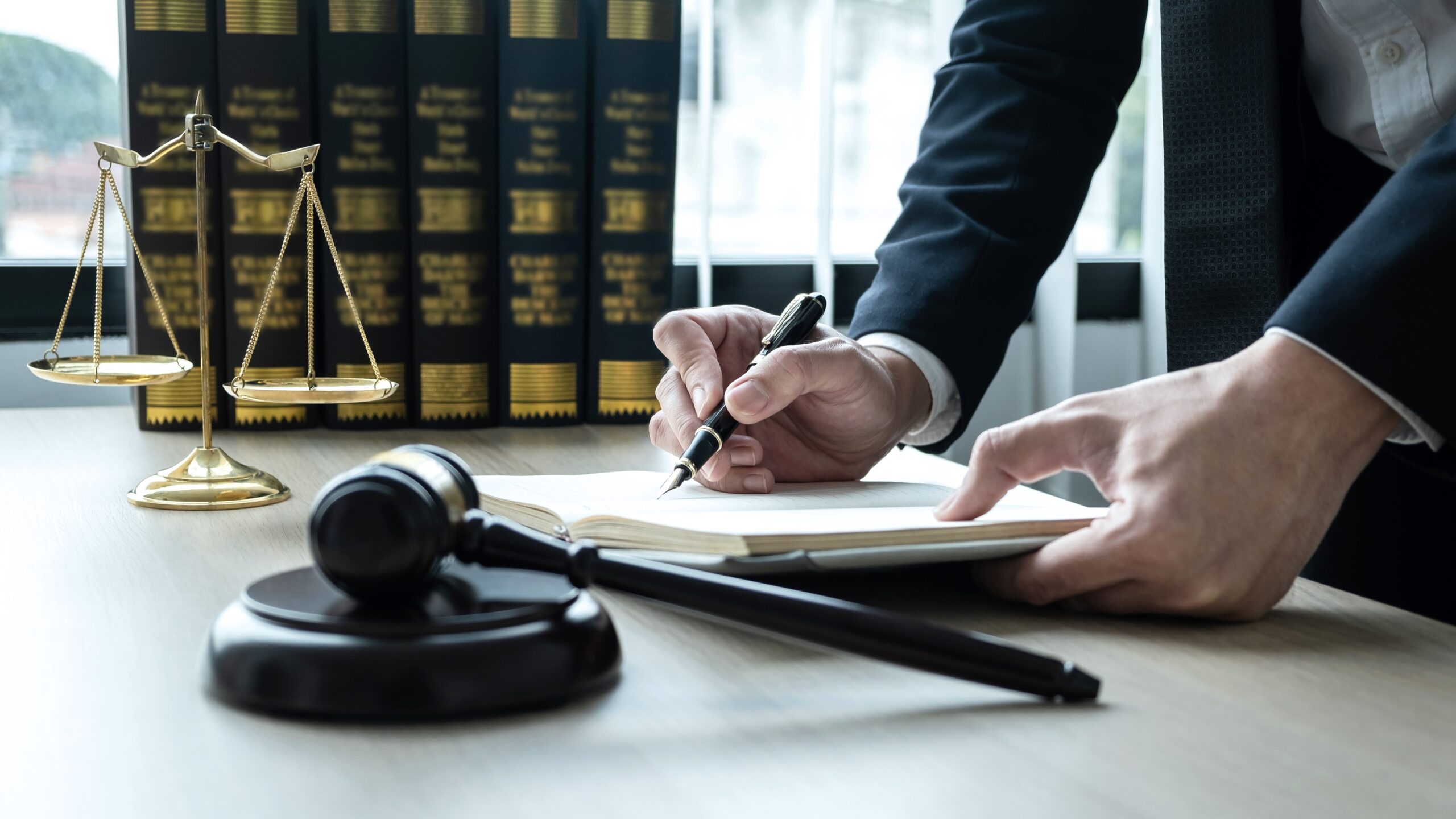 Akt notarialny – czym jest i co powinien zawierać