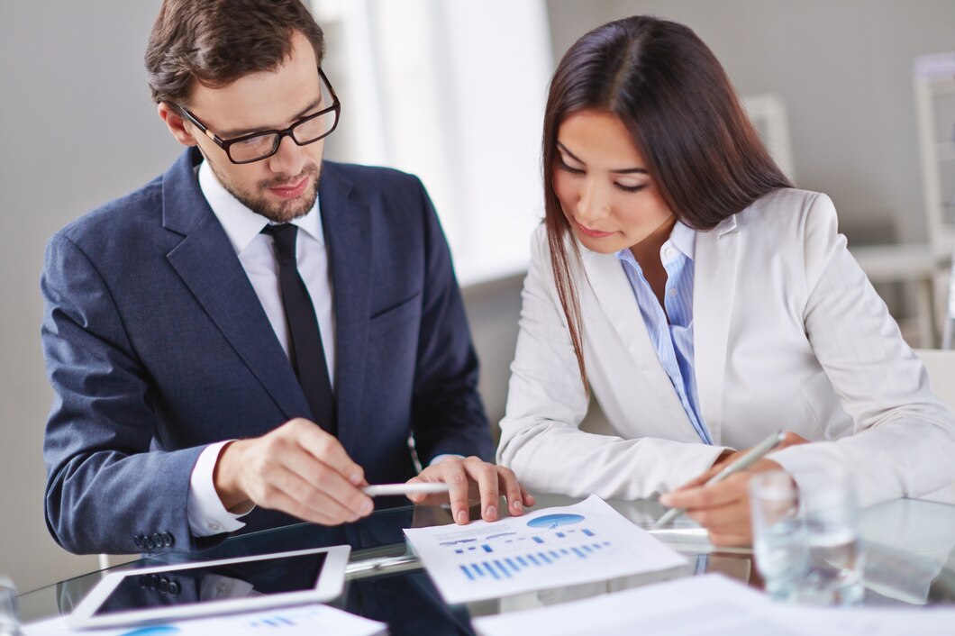 Jak profesjonalne biuro rachunkowe pomaga małym firmom w zarządzaniu finansami?