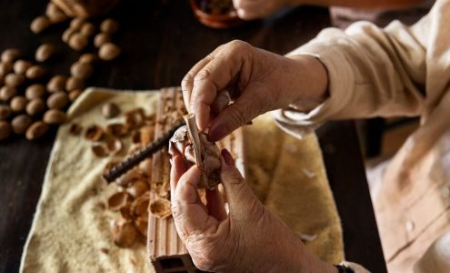 Odkrywając tajemnice dawnej produkcji słodkich przysmaków: nieznane historie z najstarszej fabryki pierników