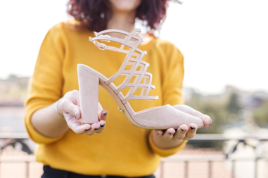 Odkrywaj najnowsze trendy w damskim obuwiu z katalogu Brilu