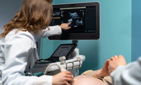Jak profesjonalne szkolenia z ultrasonografii mogą podnieść Twoje kompetencje medyczne?
