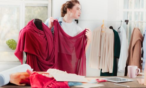 Jak personalizacja garderoby może podkreślić twoją markę?