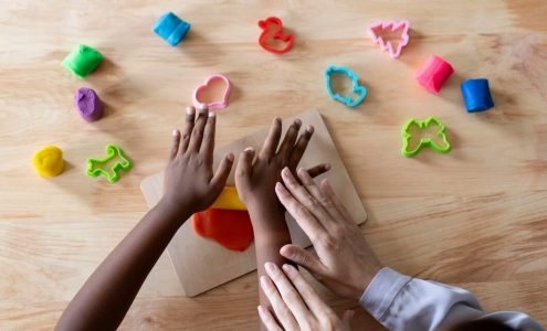 Jak filozofia Marii Montessori wpływa na rozwój dziecka w żłobku