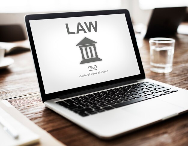 Jak skutecznie korzystać z porad prawnych online?