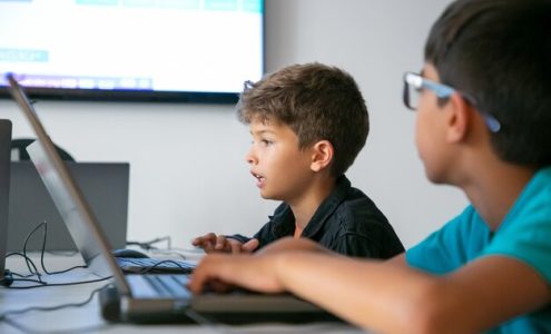 Jak nauka programowania w Pythonie może pomóc dzieciom rozwijać umiejętności logicznego myślenia