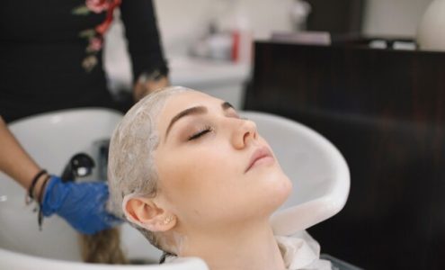 Jak ultradźwięki rewolucjonizują branżę kosmetyczną i fryzjerską?