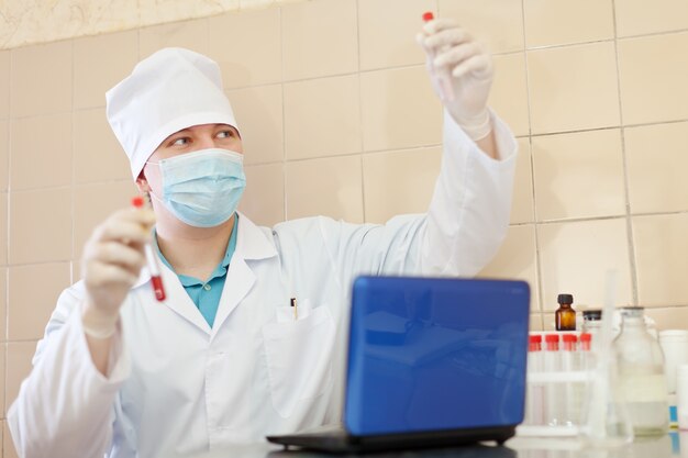Jak proces kwalifikacji probantów wpływa na efektywność badań aplikacyjnych szamponów?