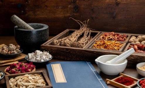 Różeniec górski vs. żeń-szeń – który adaptogen lepszy na stres?