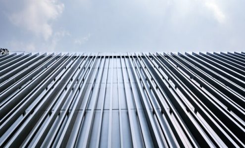 Jak poliwęglan trapezowy sprawdza się w trudnych warunkach pogodowych?