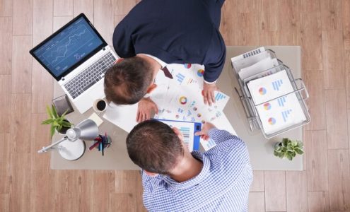 Jak skutecznie przeprowadzić sukcesję w małej firmie?
