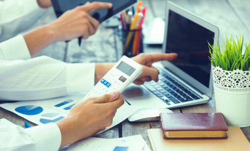 Kluczowe korzyści wynikające z outsourcingu usług finansowych dla małych i średnich przedsiębiorstw