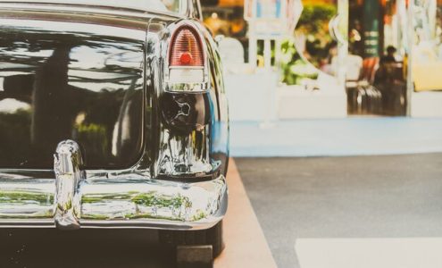 Ewolucja designu samochodowego: jak estetyka łączy się z funkcjonalnością?