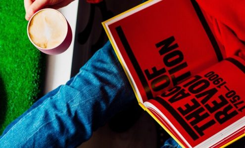 Jak proces personalizacji wpływa na odbiór i unikalność współczesnych publikacji książkowych?