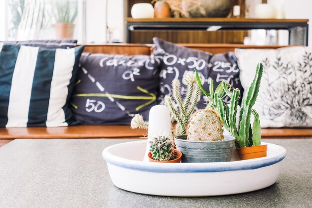 Jak odmienić wnętrze za pomocą drobnych akcentów dekoracyjnych?