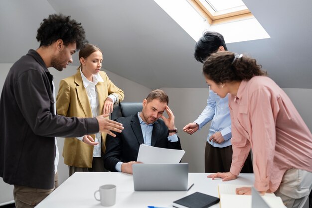 Jak skutecznie dochodzić swoich praw w przypadku mobbingu w miejscu pracy?