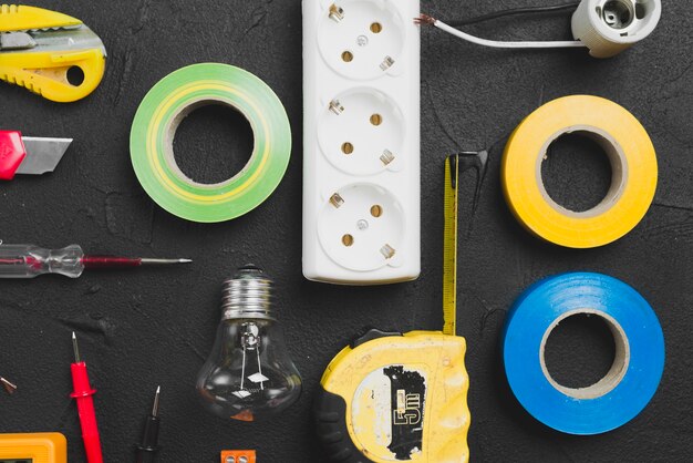 Jak właściwie dobrać akcesoria do instalacji elektrycznych?