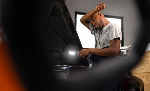 Jak przywrócić reflektorom dawny blask i poprawić widoczność na drodze?