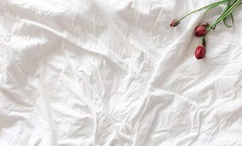 Idealne prześcieradło na chłodniejsze noce: korzyści z wyboru materiałów flanelowych