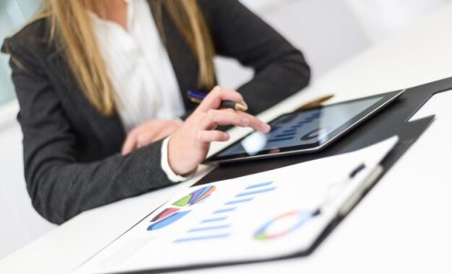 Jakie korzyści przynosi outsourcing usług księgowych dla firm?