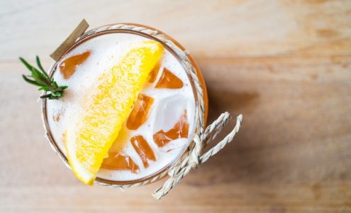 Jak wybrać idealne płytki do małej łazienki, aby optycznie ją powiększyć?