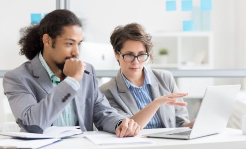 Korzyści z indywidualnych lekcji języka angielskiego dla pracowników w środowisku biznesowym