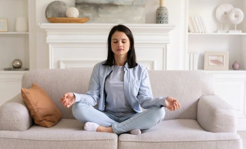 Jak mindfulness może pomóc w radzeniu sobie z codziennym stresem?