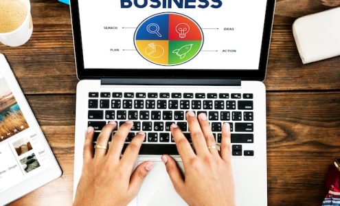 Jak budować autentyczność marki poprzez spójne strategie SEO i content marketingu?